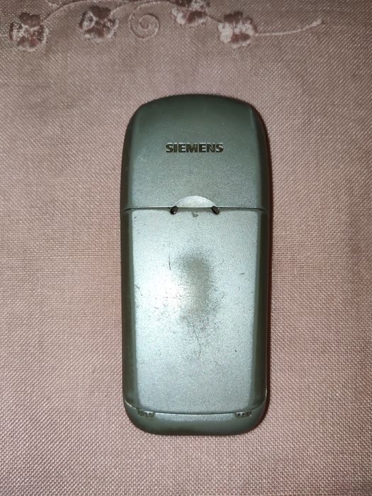 Телефон Siemens A65 цветной с зарядкой