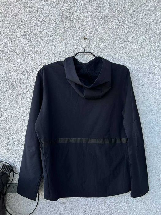 Спортивна вітровка Under Armour