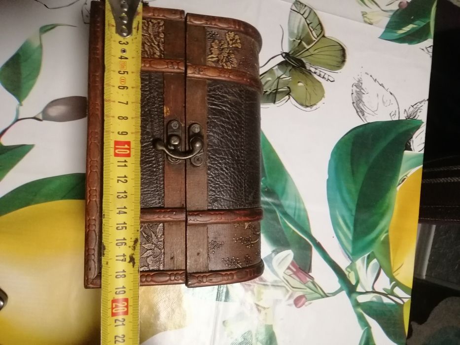 Шкатулка, чемодан