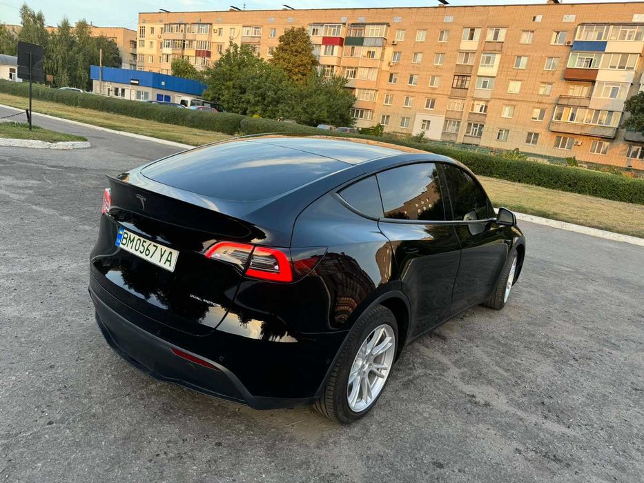 Продам  Тесла Y 2021 року