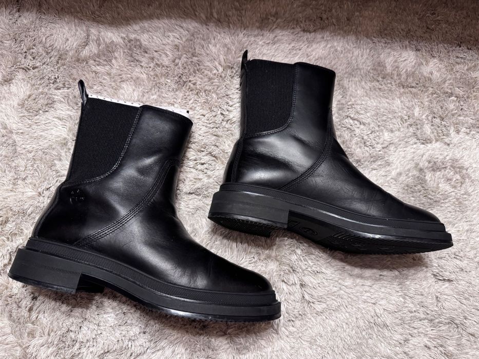Продам черевики Timberland
