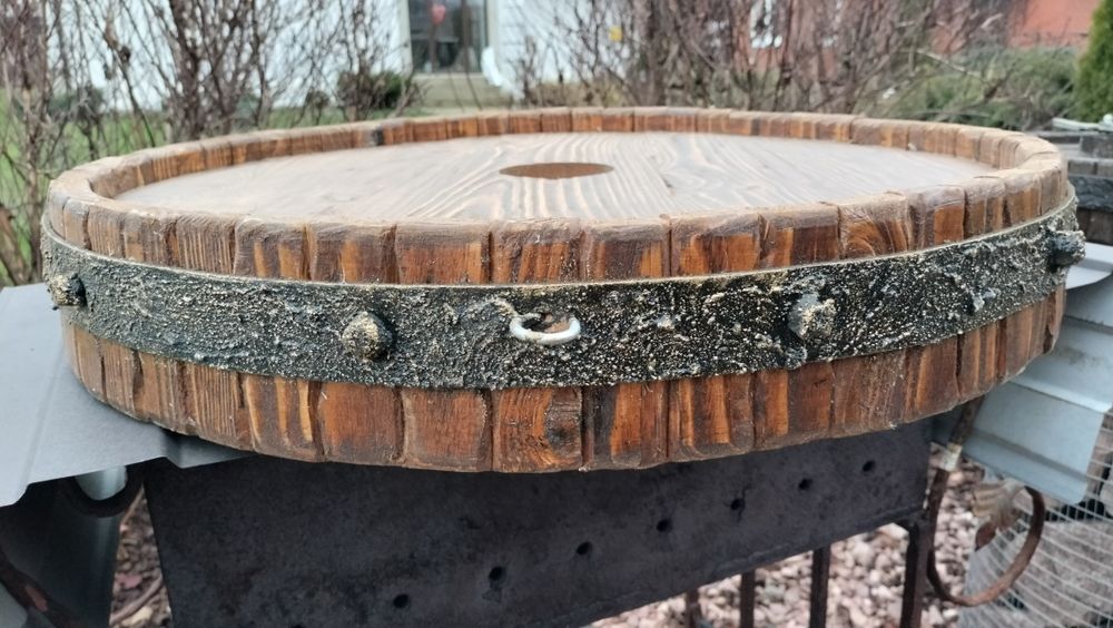 Люстри дерев'яні , кришки бочки