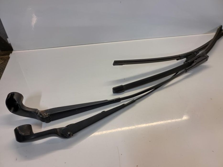 Braço escova limpa vidros Smart Fortwo 3G 451 2007 a 2013