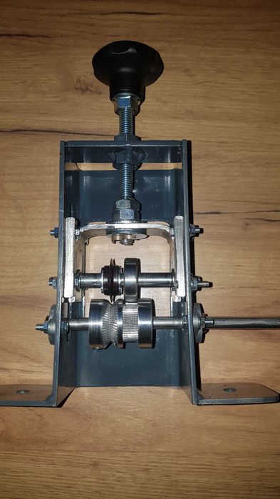 Odizolowywacz do kabli-korowarka