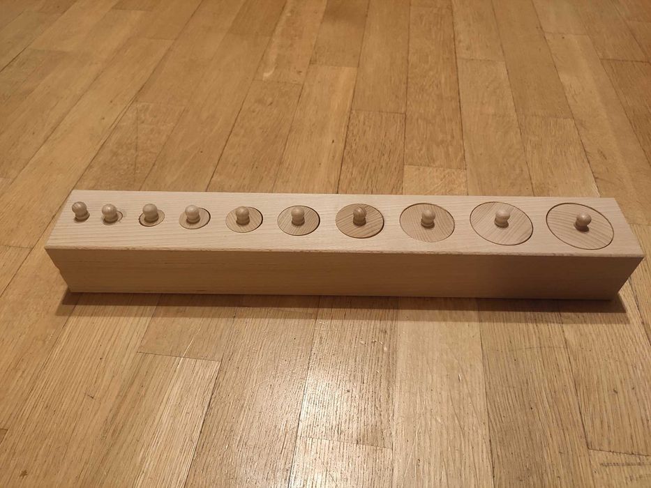Pomoce montessori- cylindry NOWE