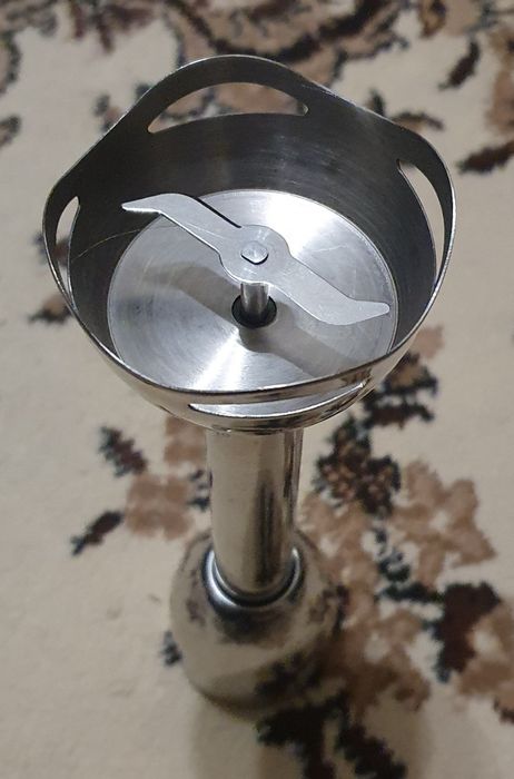 Продам блендер "МРМ MBL-27" 500 W(на запчастини).