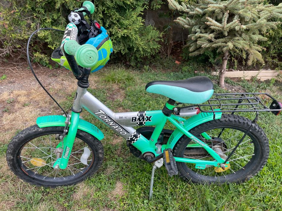 Rower dziecięcy BMX z kaskiem