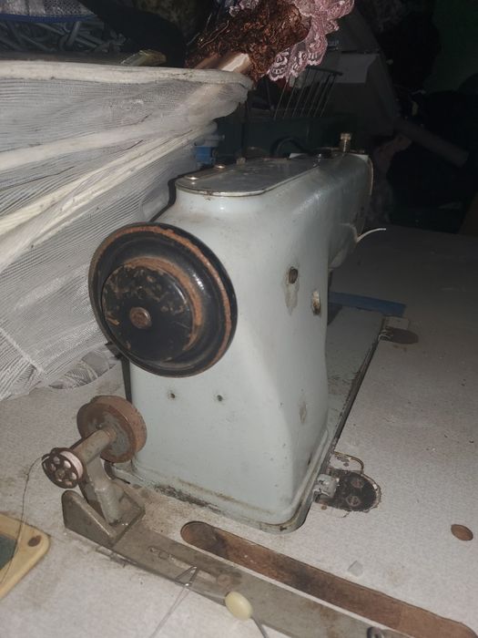 Промышленная швейная машинка 1шт