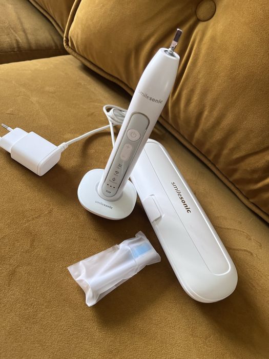 Szczoteczka soniczna Smilesonic UP White