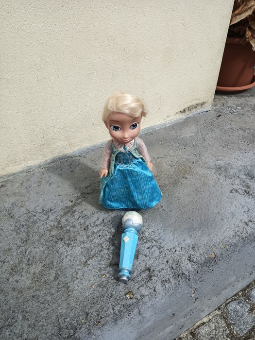 Boneca Princesa Elsa -Canta "Let It Go"