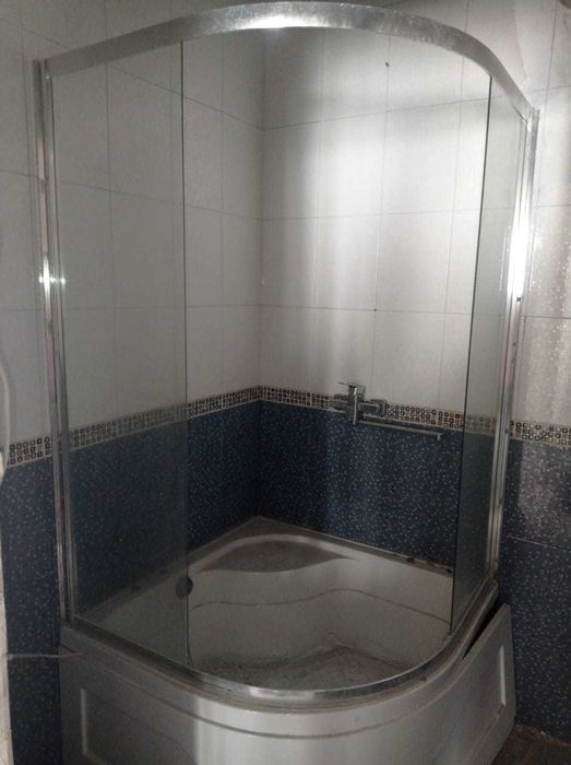 душова кабіна розмір 90*90, скло матове,  піддон високий без тріщин.