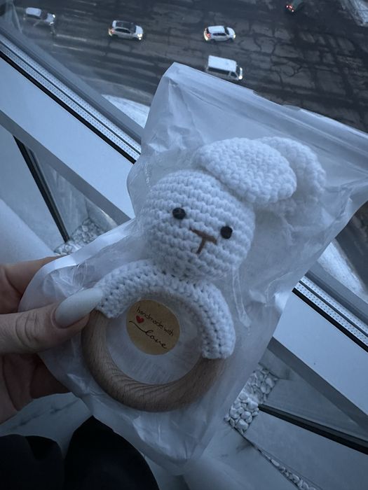 Дитяча вʼязана іграшка