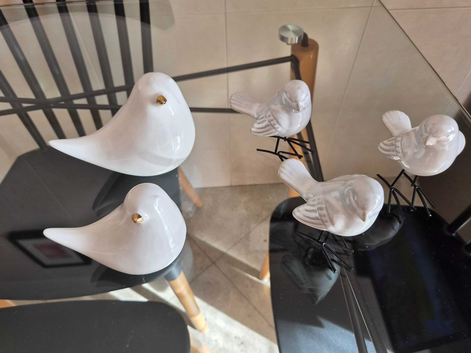 Conjunto de aves brancas decorativas