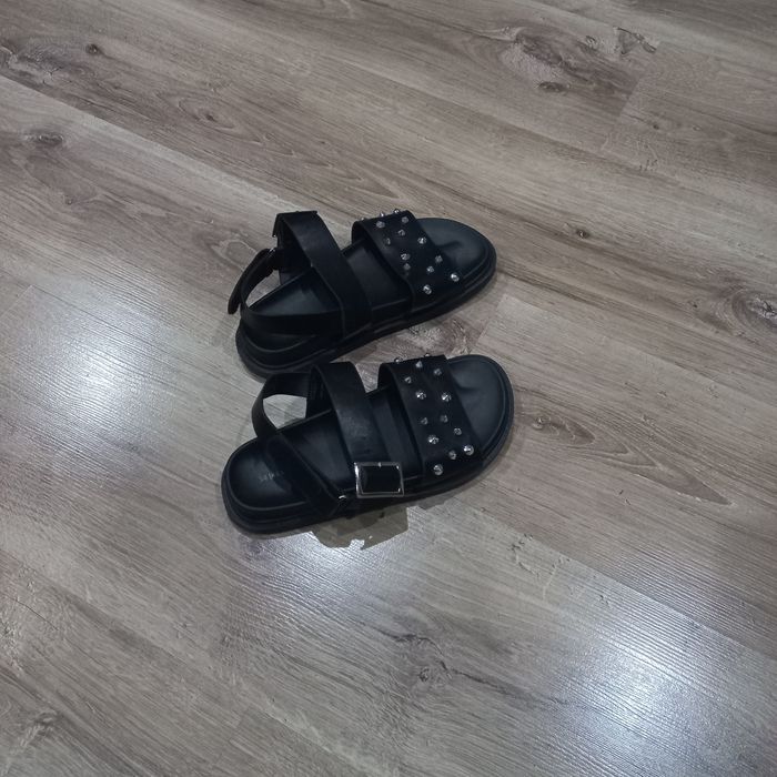 Sandałki dla dziewczynki rozmiar 34