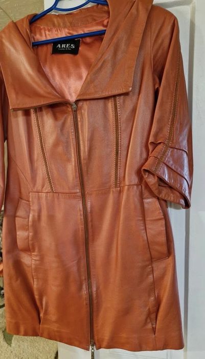 Плащ шкіряний з поясом