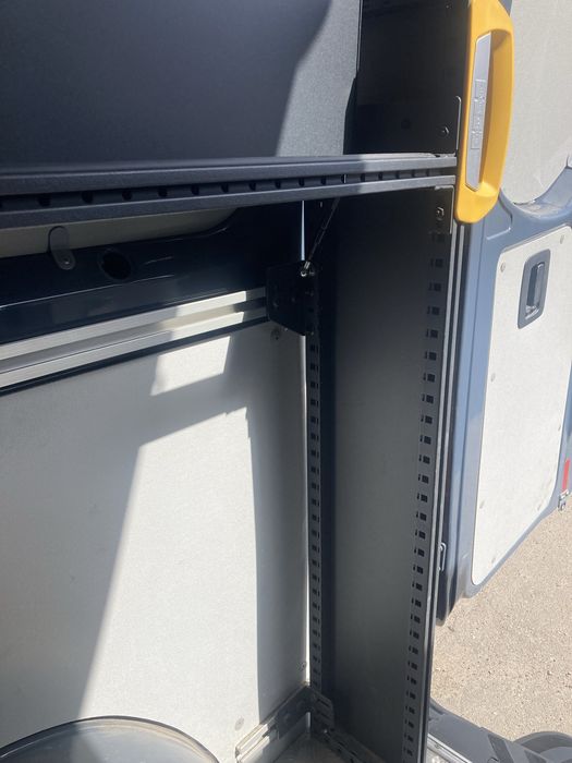Sprinter бус , обшивка, полки, двері перегородка