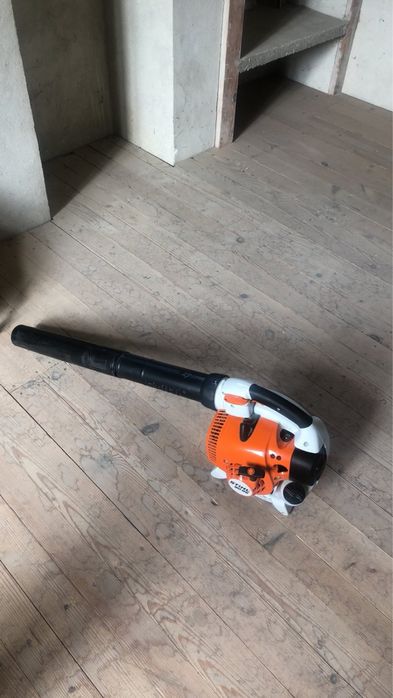 Бензинова повітрядувка  Stihl BG 86