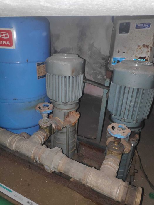 Grupo de pressão – 2 bombas + vaso de expansão + quadro elétrico