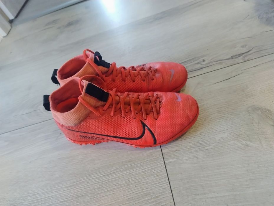 Turfy Nike Mercurial