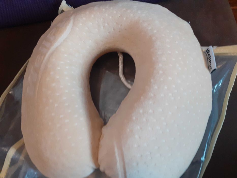 poduszka ortopedyczna do spania do auta na kark (rogal) 30x33x9 cm