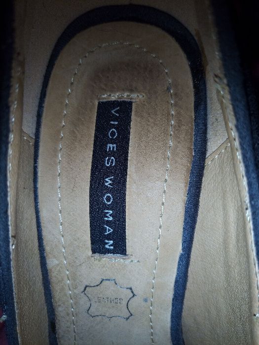 Eleganckie zamszowe buty na obcasie