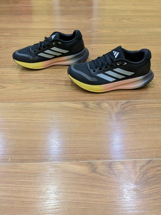 Кросівки Adidas жіночі кроси Адідас  38р взуття