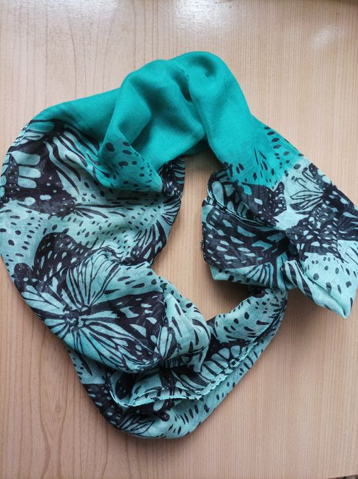 Zestaw 3 eleganckie koszule gratis żakiet sweter i komin