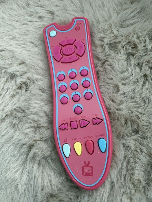 interaktywna zabawka-pilot do telewizora dla dzieci