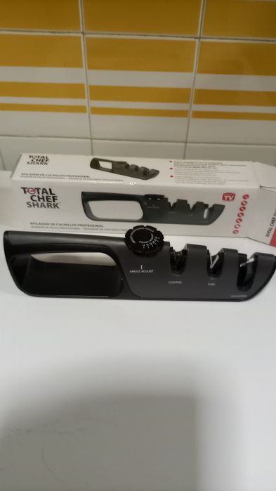 Afiador de facas e tesouras