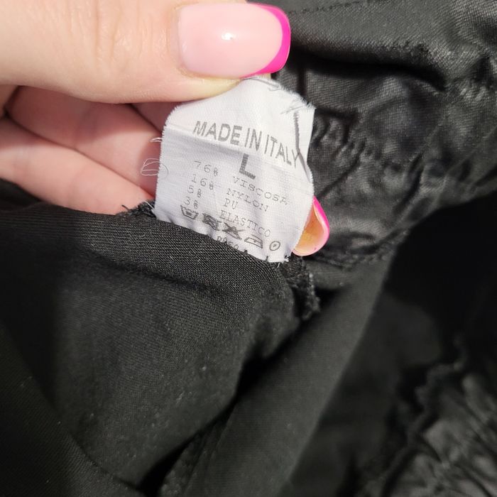 Spodnie damskie lateksowe używane czarne made in italy