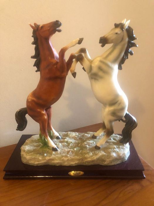 Conjunto cavalos em loiça