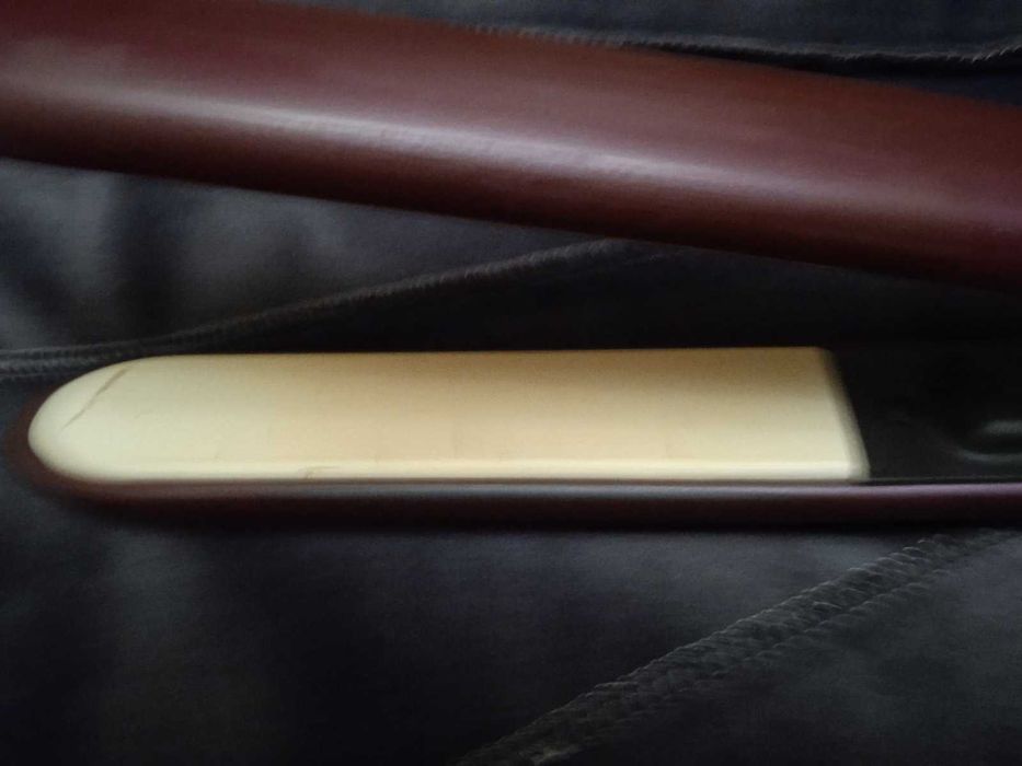 Випрямляч для волосся