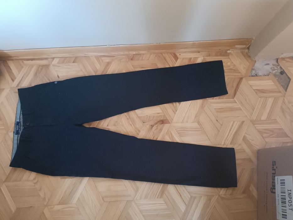 Spodnie eleganckie Discrete S