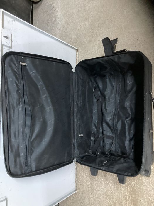 Mala de viagem em bom estado  de cabine com rodas puxador