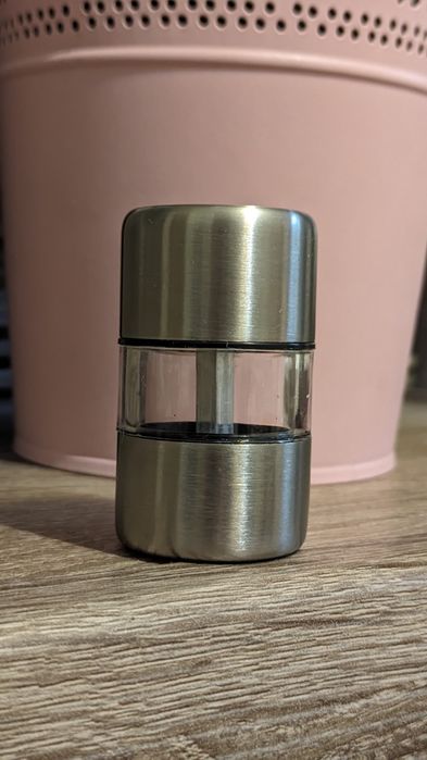 Młynek do pieprzu lub soli, stal nierdzewna, nowe i używane.