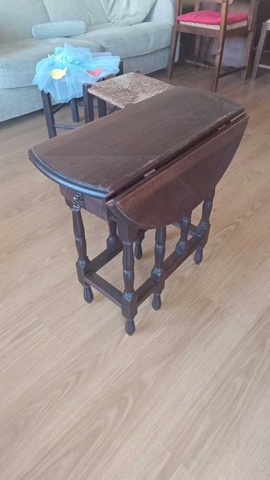 Mesa Holandesa pequena