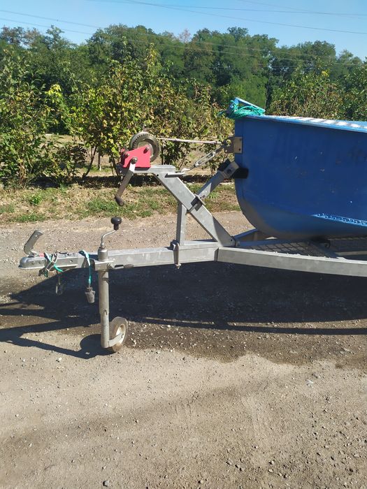 Продам лодку Южанка