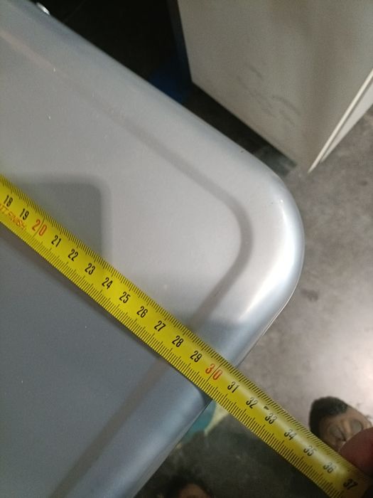 Banco alto de metal cinza