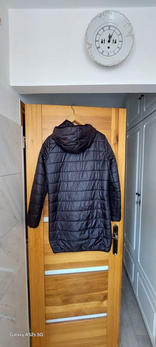 Długa, cienka kurtka pikowana