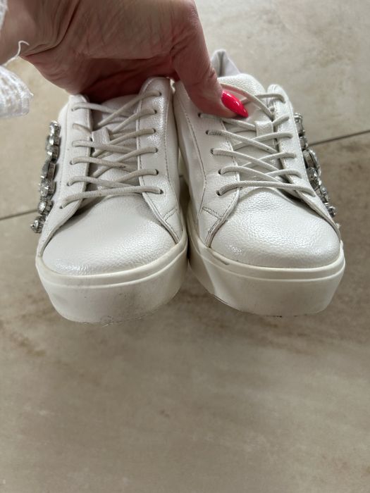 Sneakersy buty białe Reserved 36 23cm ćwieki