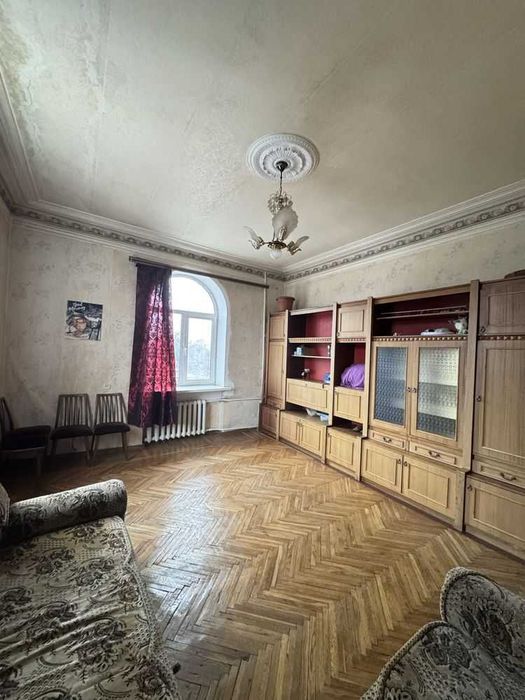 Продам 2к квартиру у центрі біля парка Шевченка вул.Сергія Єфремова