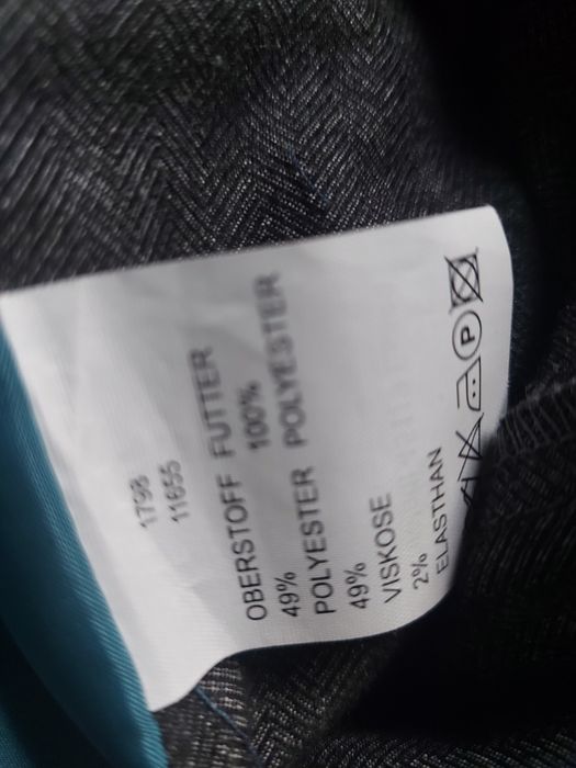 Продам 2 фірмові піджака.