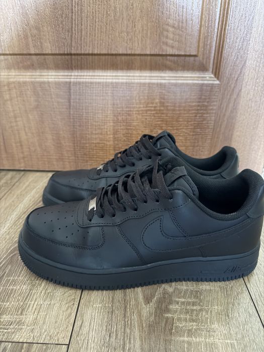 Продам кросівки nike air force 1