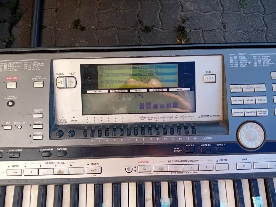 Keyboard Yamaha PSR-640 + Stacja dysków – Sprawny, przetestowany!