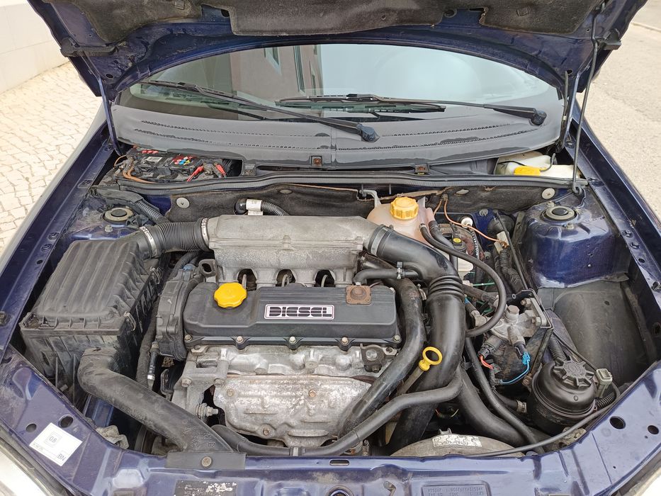 Opel corsa B 1.5 TD 5 lugares 143000km