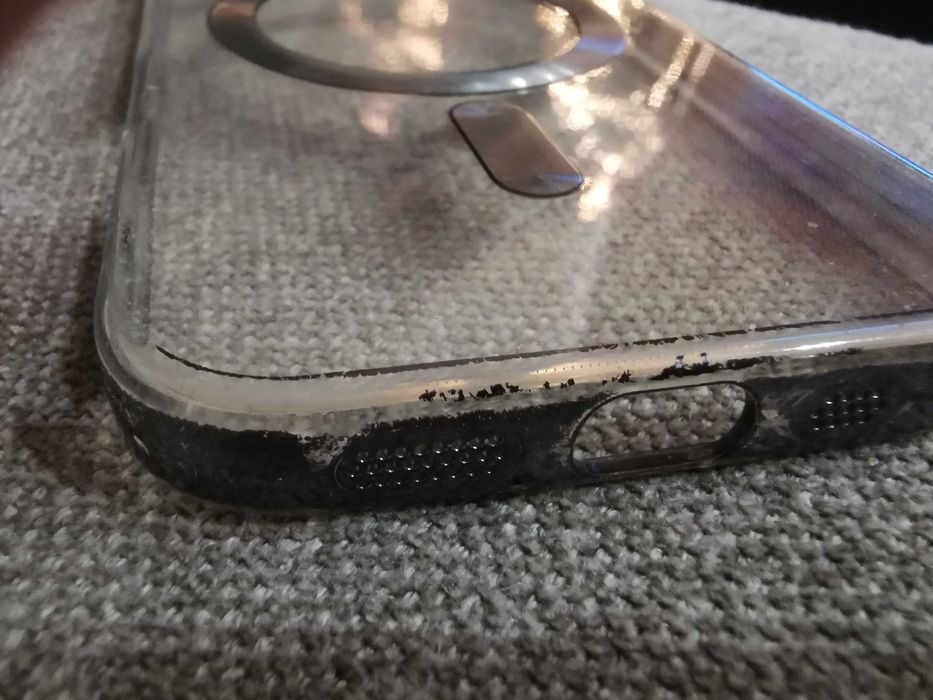 Etui do iPhonie 16