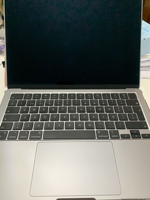 Mackbook Air Model A2681 com cerca de 10ciclos de bateria