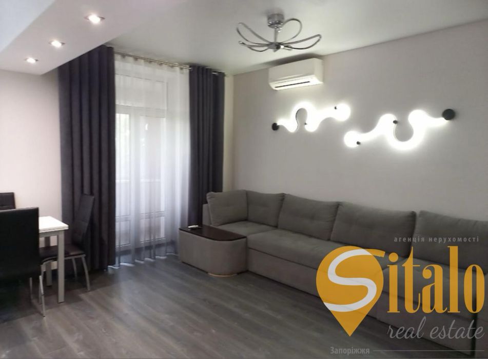 Продаж 2-х кімнт. квартири студії площа Маяковського (019)