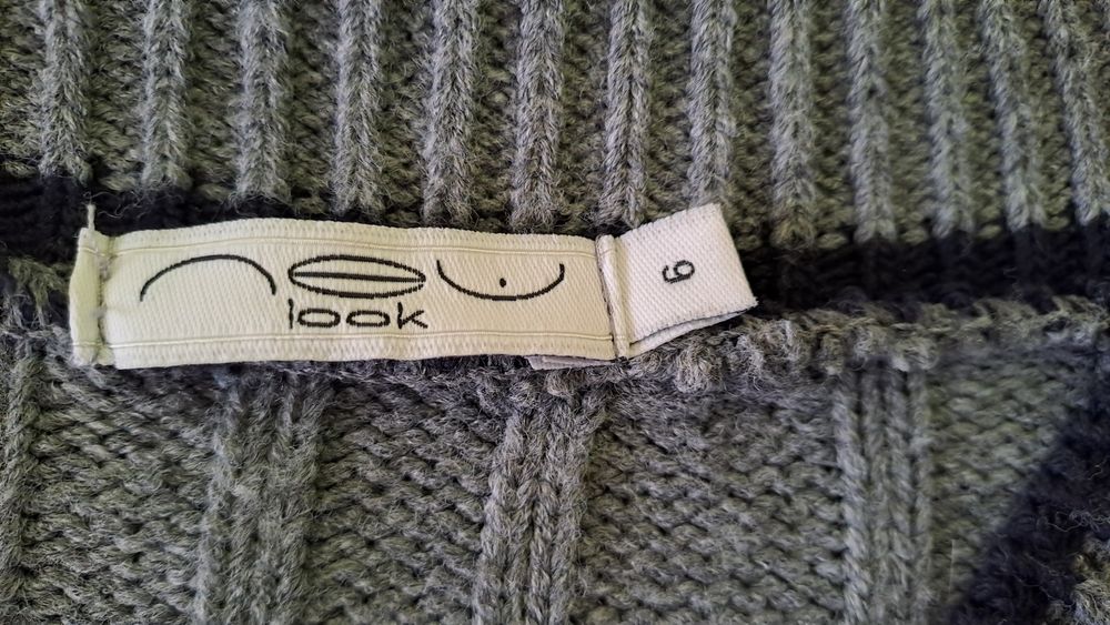 Sweter w stylu college