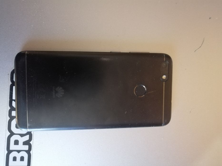 Продам 2 телефон huawei p 9 lite mini